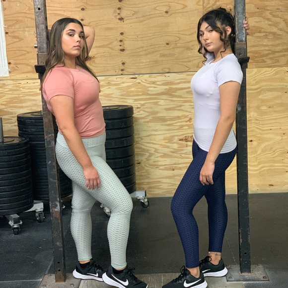 Women’s Fitness Compression Top - Picture 3 of 6